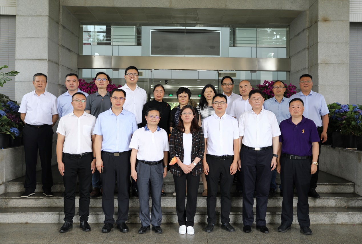 雷速(中国)leisu·官方网页版,与东南大学签订产学研战略合作协议，瞿磊获颁“东南大学至善教育贡献奖”